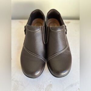Clarks Brown Leather Mule Clog Loafers Zip Up Women’s Size 10